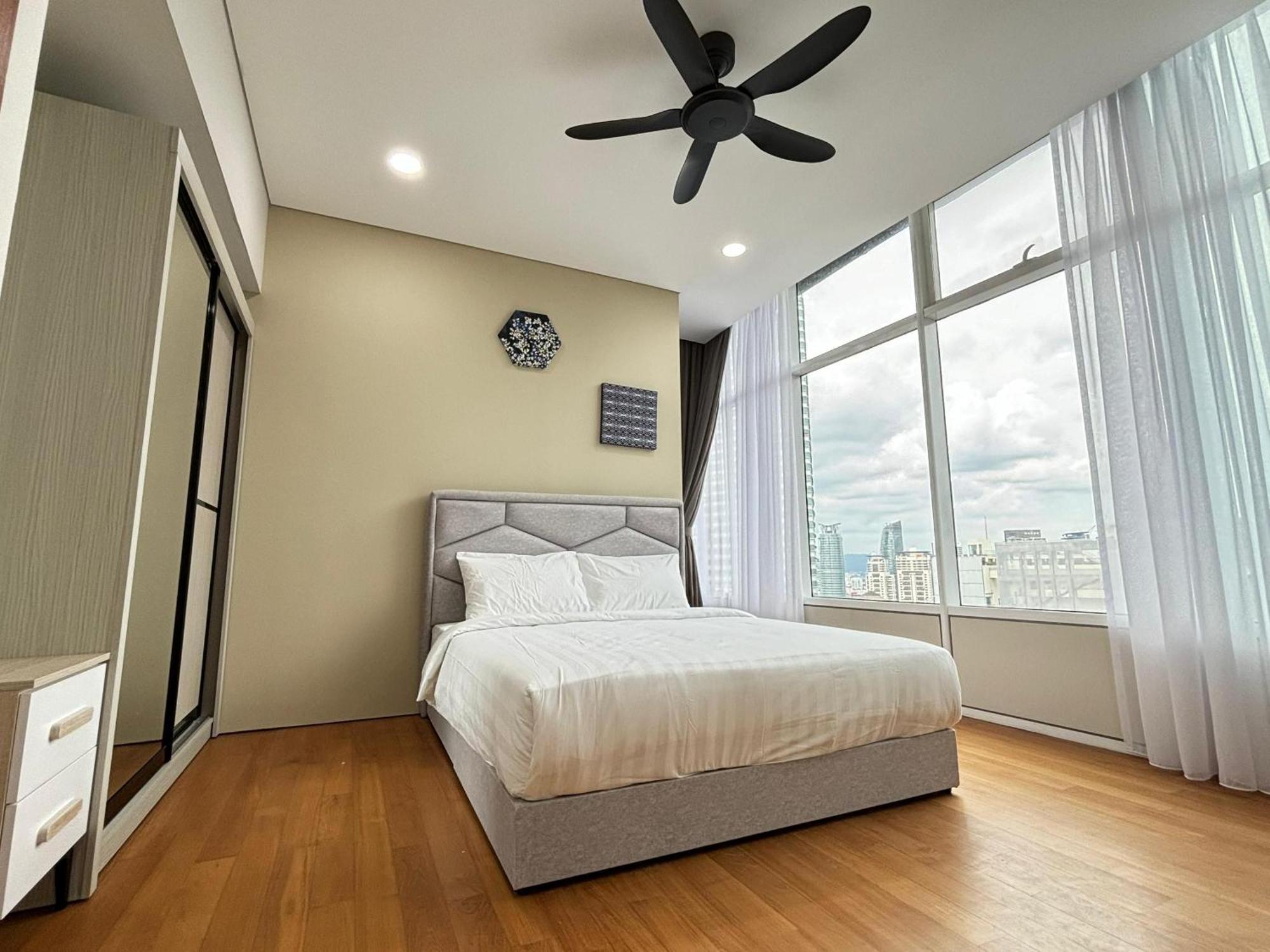 Sky Suites At Klcc By Mitstay 쿠알라룸푸르 외부 사진