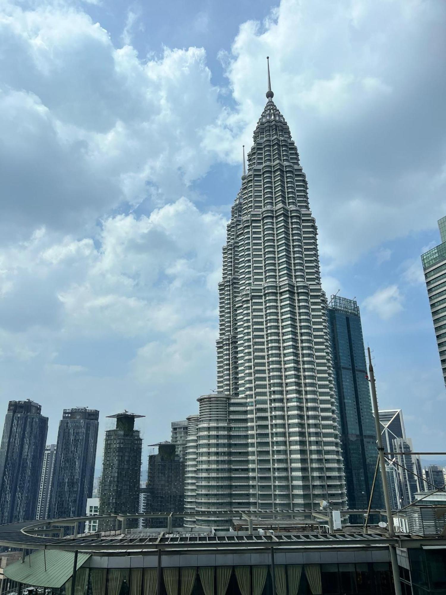 Sky Suites At Klcc By Mitstay 쿠알라룸푸르 외부 사진