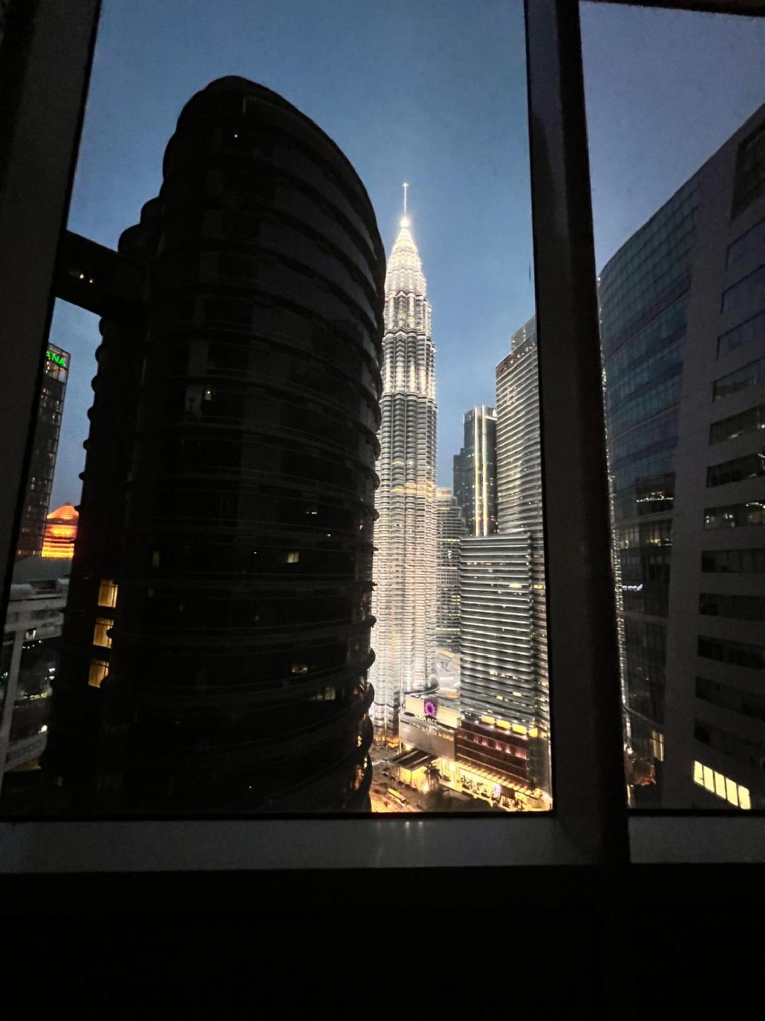 Sky Suites At Klcc By Mitstay 쿠알라룸푸르 외부 사진