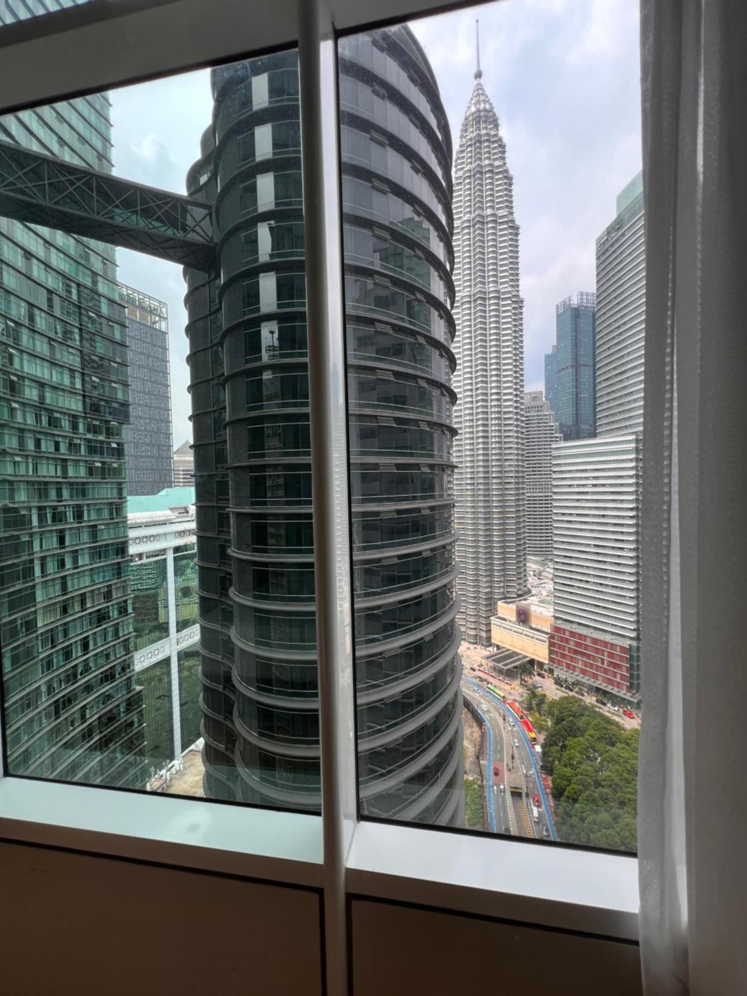 Sky Suites At Klcc By Mitstay 쿠알라룸푸르 외부 사진