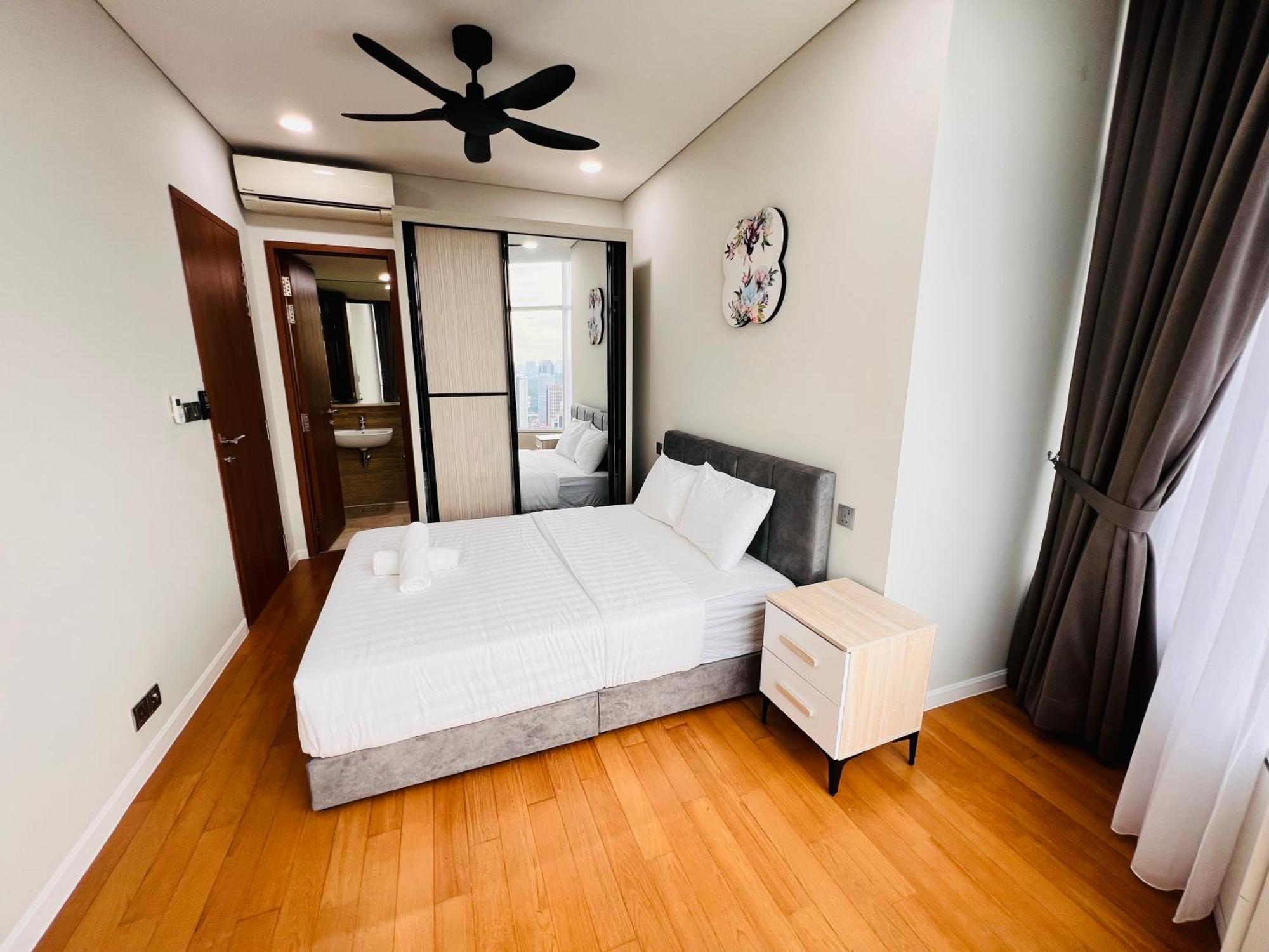Sky Suites At Klcc By Mitstay 쿠알라룸푸르 외부 사진
